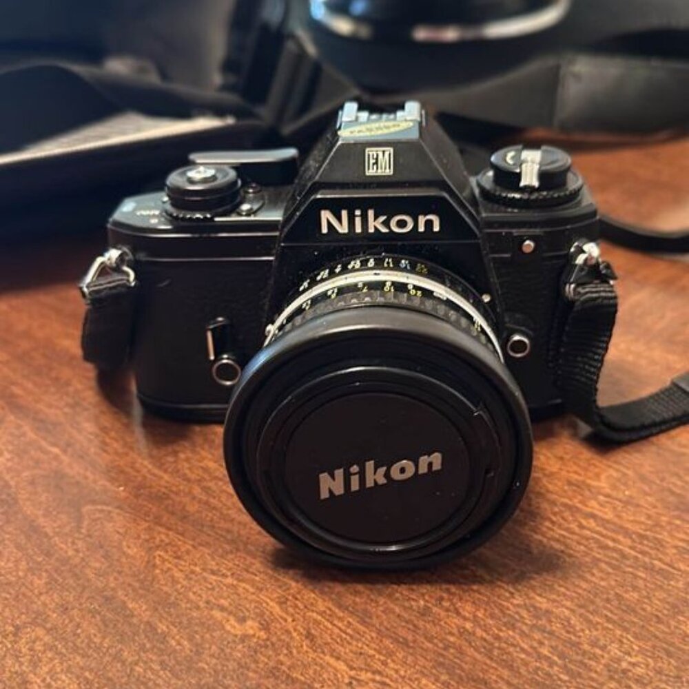 Nikon em80